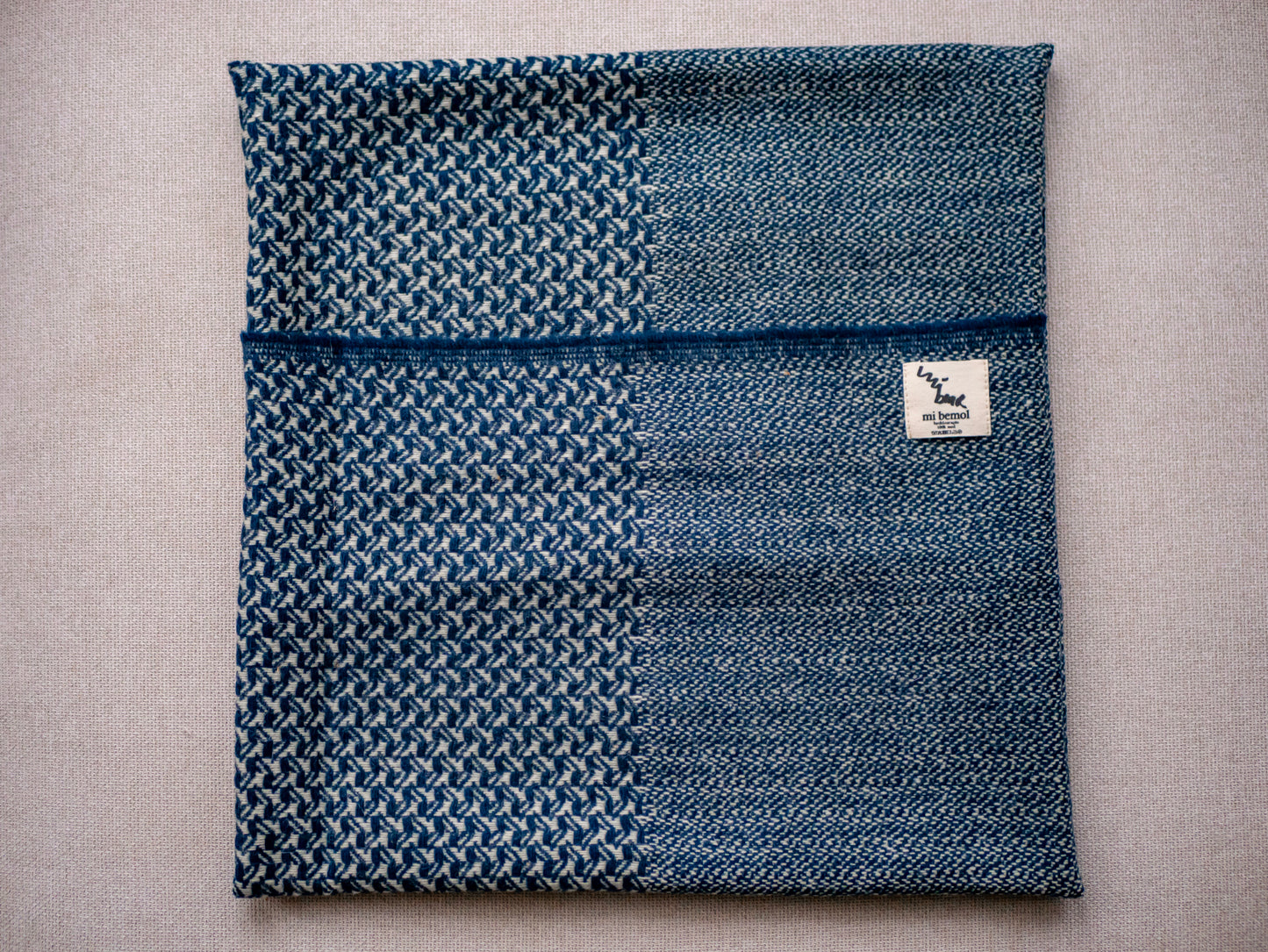 Wollkissen Schwalbe/Wolke, dunkelblau
