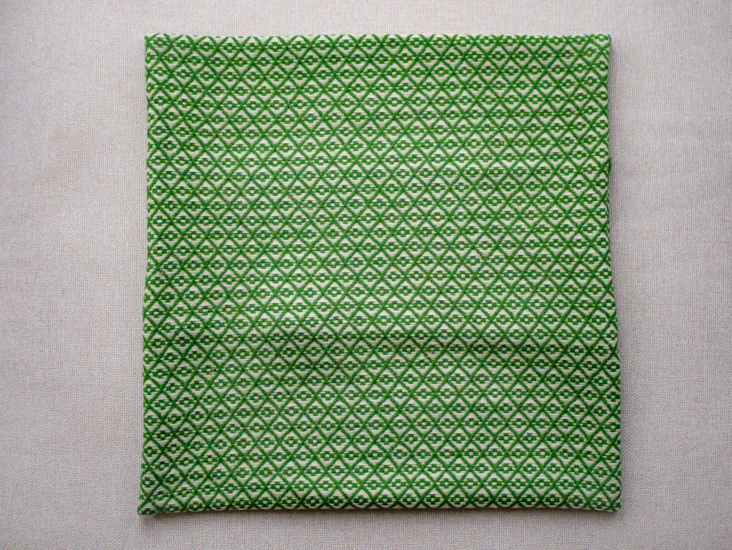 Wollkissen Blume, grün
